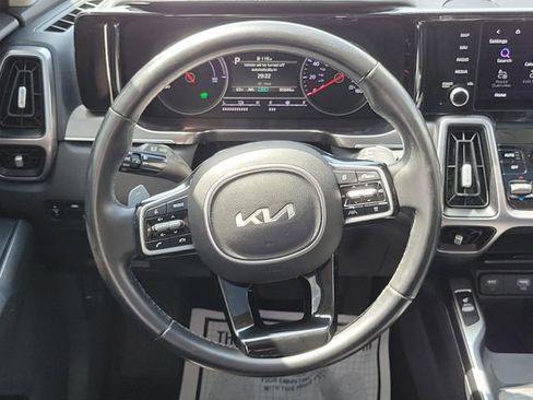Used 2022 Kia Sorento EX w/ Panoramic Sunroof Package image 24