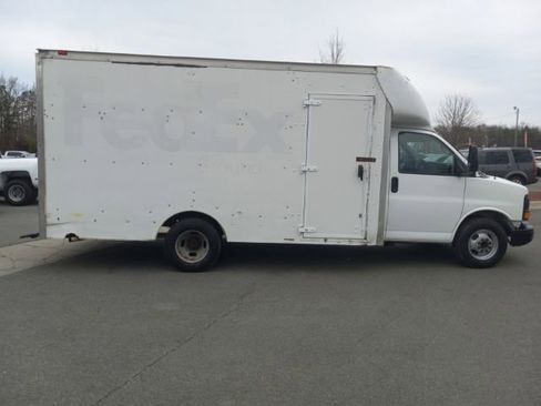 Used 2015 Chevrolet Express 3500 Extended image 7