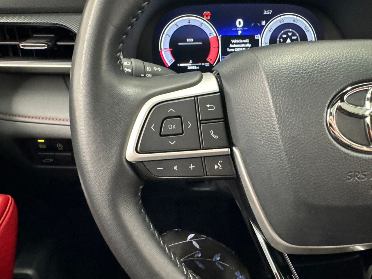 Used 2025 Toyota Highlander XSE AWD/4WD image 21