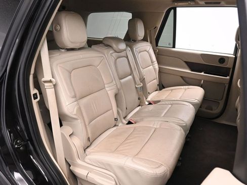 Used 2020 Lincoln Navigator Reserve w/ Cargo Convenience Package AWD/4WD image 22