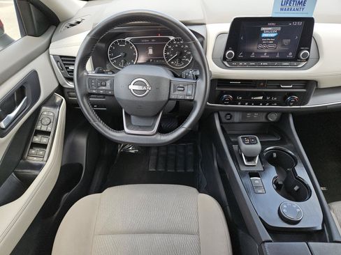 Used 2025 Nissan Rogue SV AWD/4WD image 11