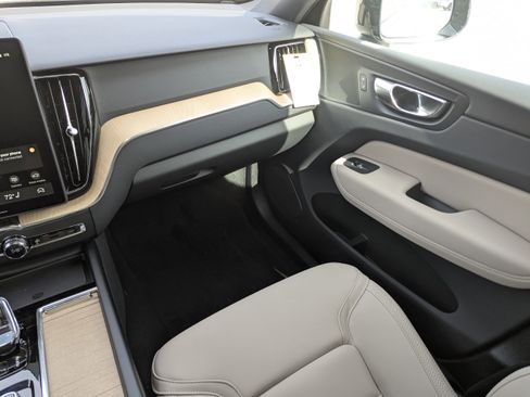 New 2026 Volvo XC60 B5 Core image 14