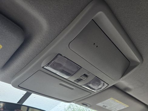 Used 2017 Nissan Frontier SV RWD image 25