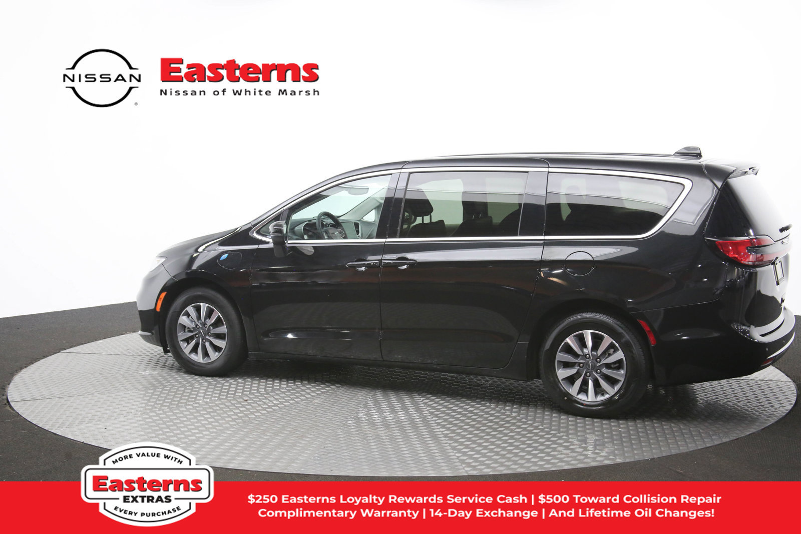 Used 2023 Chrysler Pacifica Touring-L FWD image 64