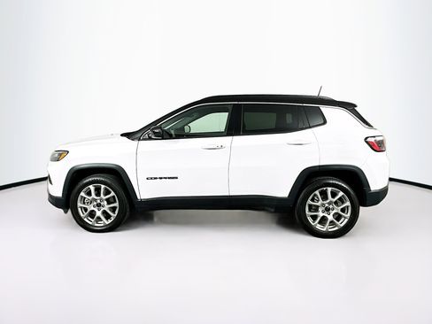 Used 2025 Jeep Compass Limited AWD/4WD image 4