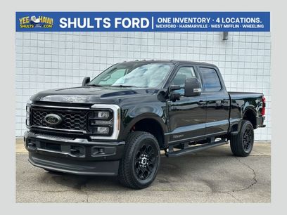 New 2026 Ford F350 Lariat w/ Black Appearance Package