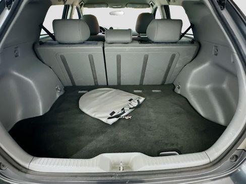 Used 2010 Toyota Matrix FWD image 27