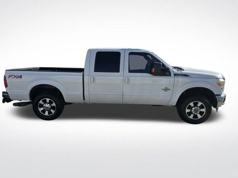 Used 2015 Ford F250 Lariat w/ Lariat Interior Package image 5