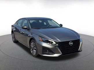 Used 2025 Nissan Altima 2.5 SV FWD video 2