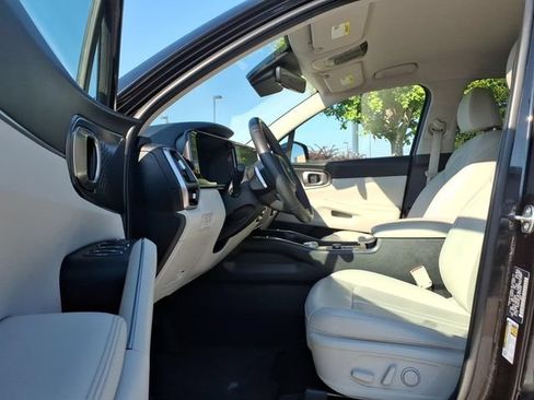 Used 2023 Kia Sorento EX AWD/4WD image 14