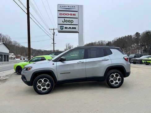 Used 2022 Jeep Compass Trailhawk w/ Sun and Sound Group image 6