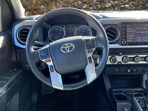 Used 2020 Toyota Tacoma SR5 image 5