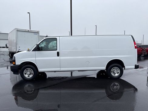 Used 2022 Chevrolet Express 2500 Extended w/ Driver Convenience Package image 6