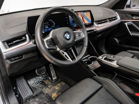 Used 2025 BMW X2 xDrive28i AWD/4WD image 3