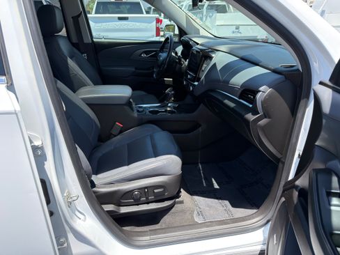 Used 2019 Chevrolet Traverse Premier w/ Driver Confidence II Package FWD image 10