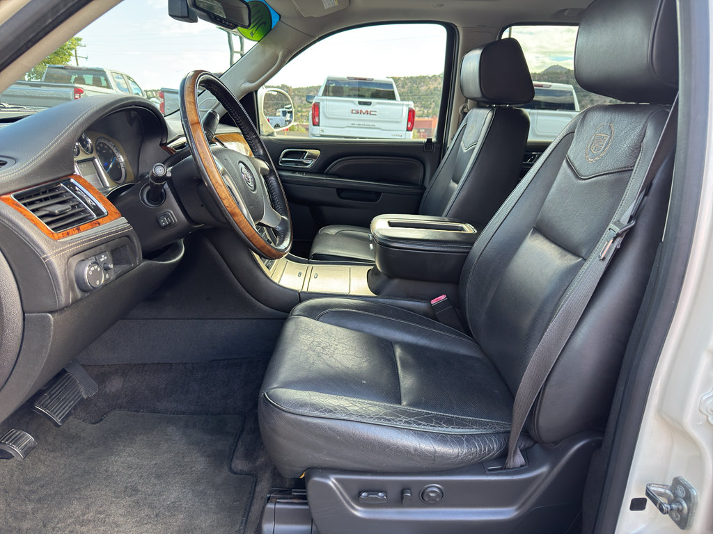 Used 2013 Cadillac Escalade Platinum AWD/4WD image 20