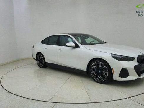 Used 2024 BMW i5 eDrive40i w/ Executive Package RWD image 67