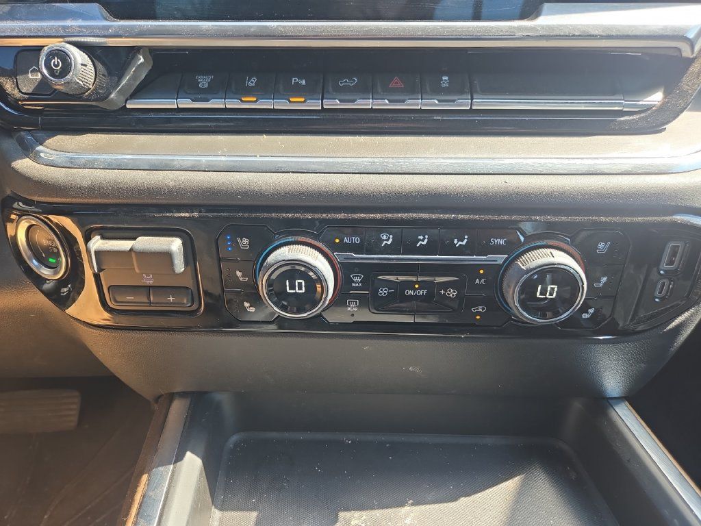 Used 2024 Chevrolet Silverado 3500 High Country w/ High Country Premium Package AWD/4WD image 31