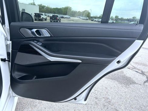 Used 2020 BMW X7 M50i w/ Dynamic Handling Package AWD/4WD image 18