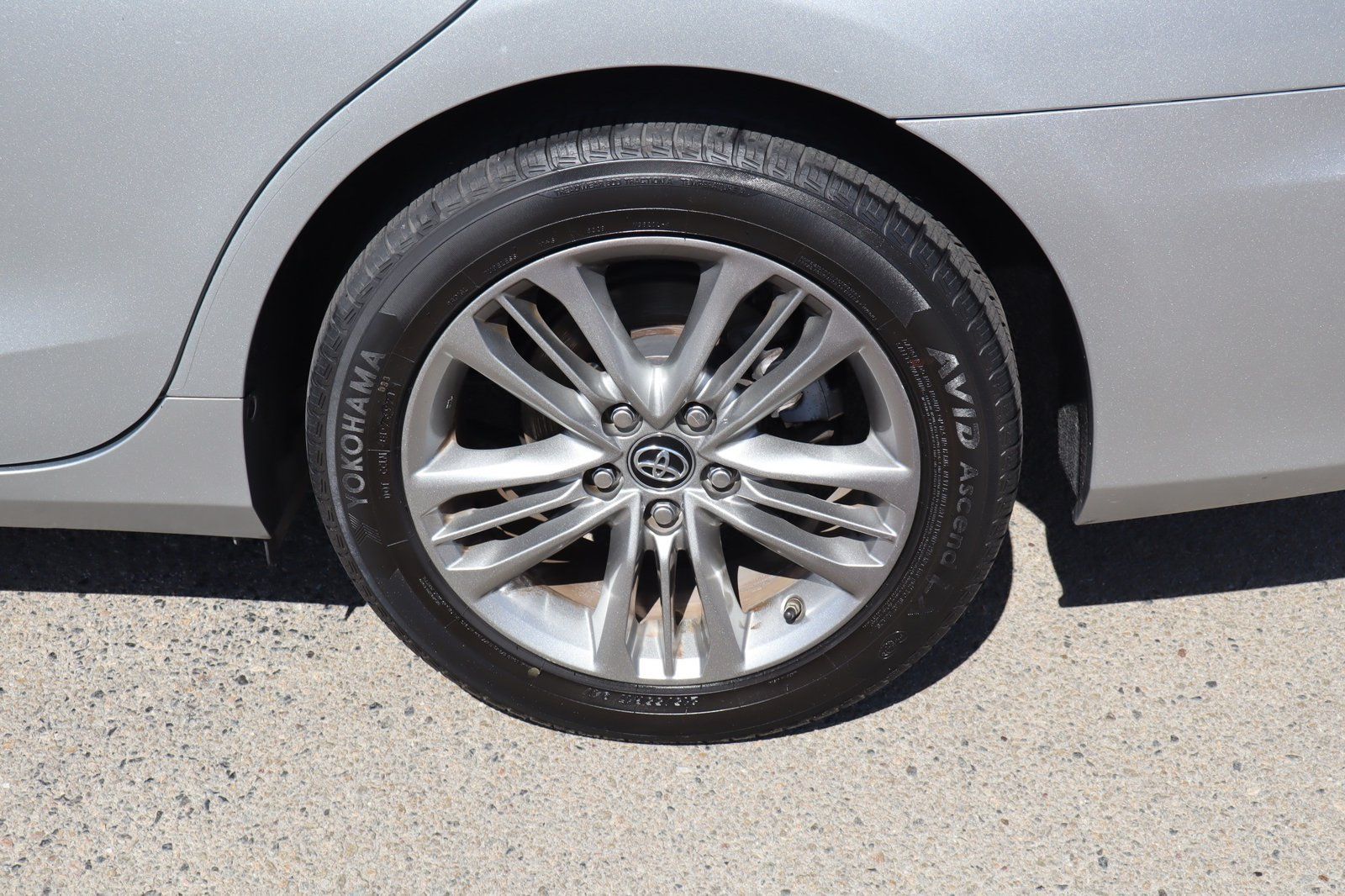 Used 2017 Toyota Camry SE FWD image 13
