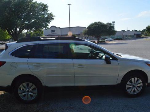 Used 2015 Subaru Outback 2.5i Premium AWD/4WD image 6