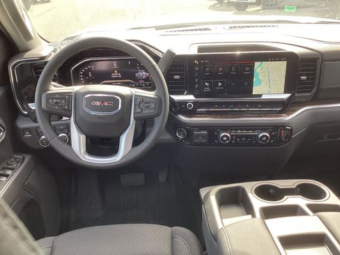 New 2025 GMC Sierra 1500 Elevation image 12