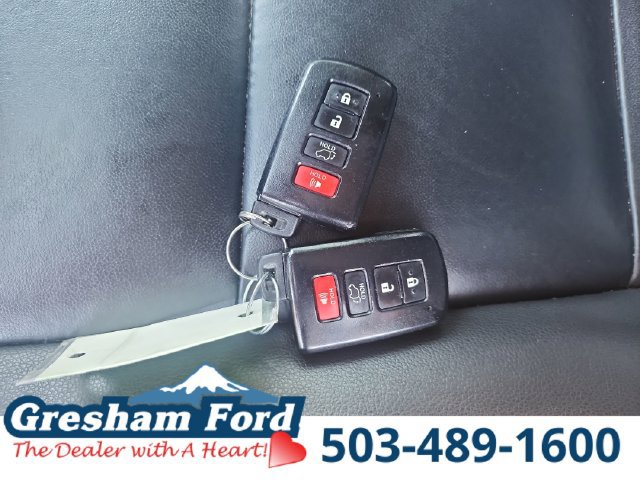 Used 2019 Toyota Highlander XLE AWD/4WD image 36