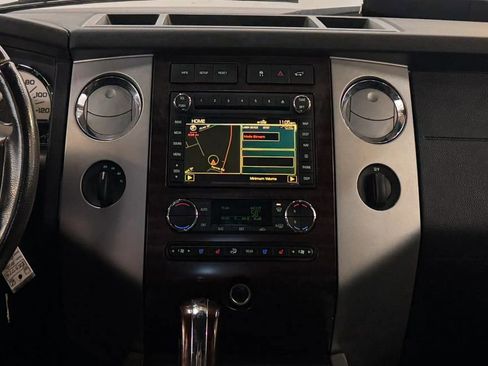 Used 2010 Ford Expedition Limited image 24