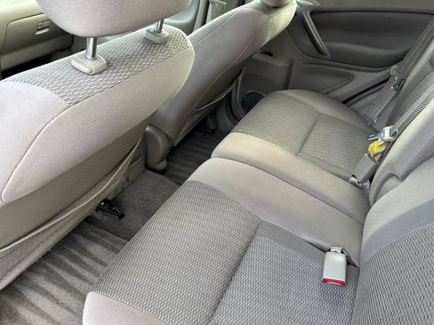 Used 2005 Toyota RAV4 Base image 13