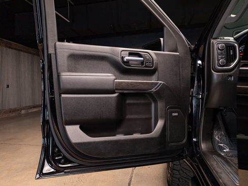 Used 2021 Chevrolet Silverado 1500 LTZ w/ LTZ Premium Package image 28