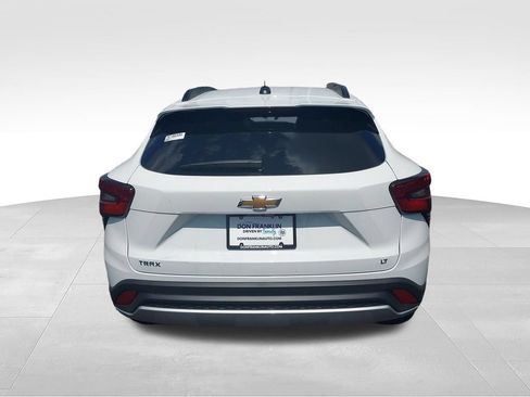 New 2026 Chevrolet Trax LT w/ LT Convenience Package FWD image 4