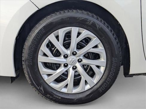 Used 2019 Toyota Corolla LE image 23
