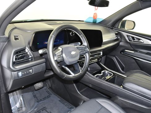 Used 2026 Chevrolet Traverse LT image 36