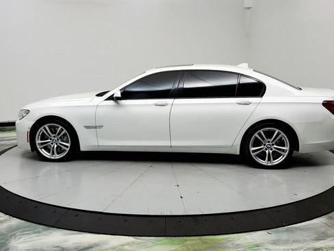 Used 2015 BMW 750Li image 8
