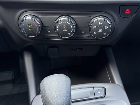 New 2026 Chevrolet Trax RS w/ Sunroof Package FWD image 15