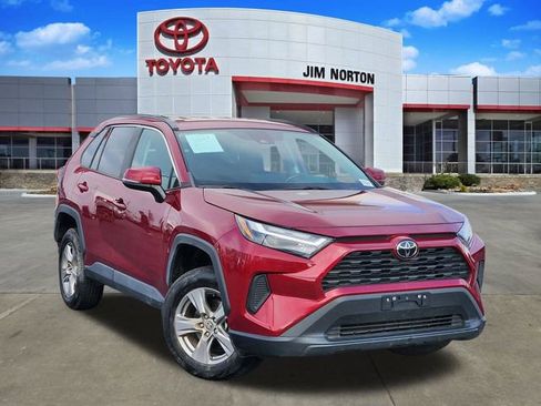 Used 2023 Toyota RAV4 XLE image 1
