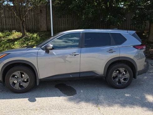 Used 2026 Nissan Rogue SV w/ Cold Weather Package AWD/4WD image 5