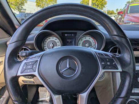 Used 2013 Mercedes-Benz SLK 250 image 24