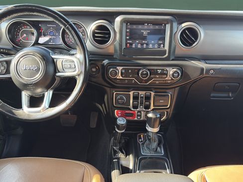 Used 2021 Jeep Gladiator Rubicon w/ LED Lighting Group AWD/4WD image 17
