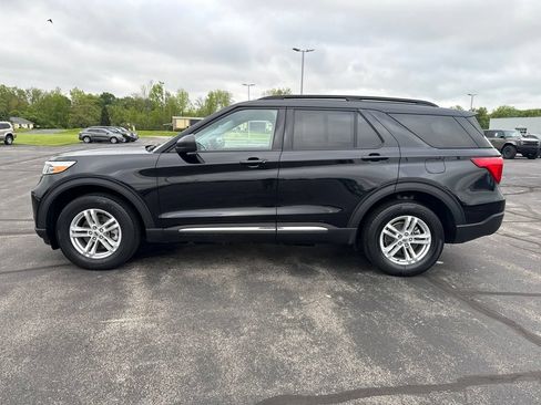 Used 2024 Ford Explorer XLT w/ Equipment Group 202A AWD/4WD image 7