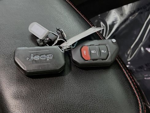 Used 2022 Jeep Gladiator Rubicon w/ LED Lighting Group image 36