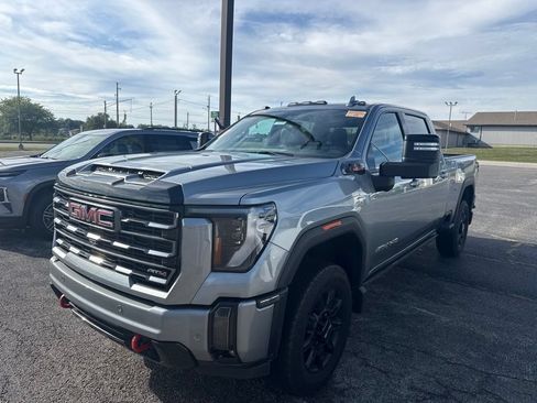 Used 2024 GMC Sierra 2500 AT4 w/ AT4 Premium Plus Package AWD/4WD image 7