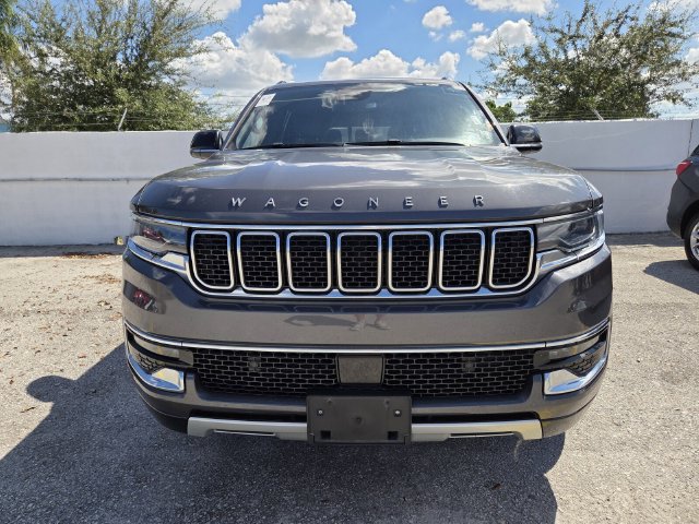 Used 2024 Jeep Wagoneer L Series II w/ Flexible Seating Group AWD/4WD image 2