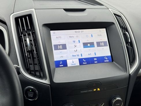 Used 2020 Ford Edge SEL image 28