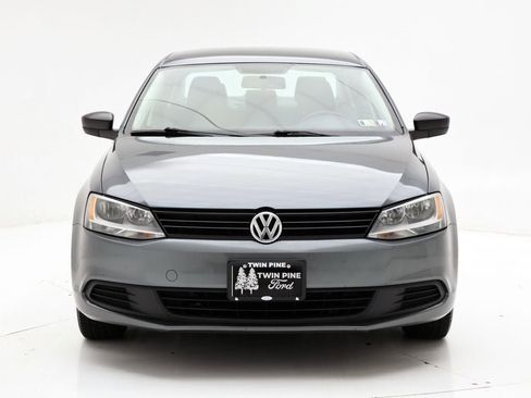 Used 2013 Volkswagen Jetta S image 3