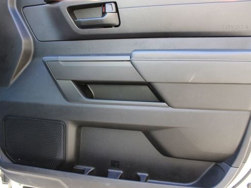 Used 2022 Toyota Tundra SR w/ SR Tow Package image 18