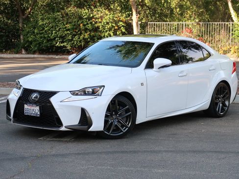 Used 2018 Lexus IS 300 F Sport RWD image 4