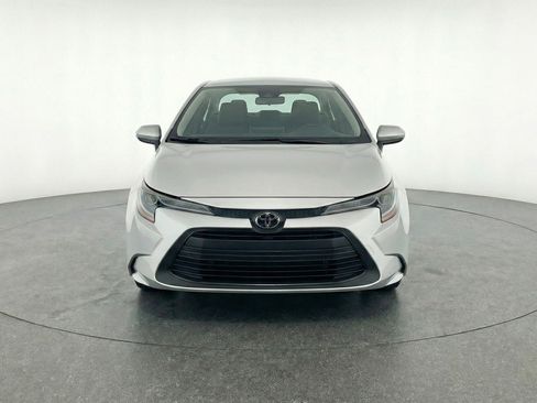 Used 2025 Toyota Corolla LE FWD image 2