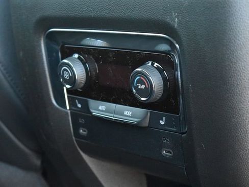 New 2026 Chevrolet Suburban Premier image 18