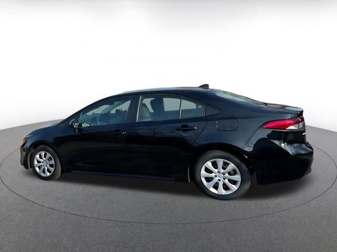 Used 2025 Toyota Corolla LE image 11